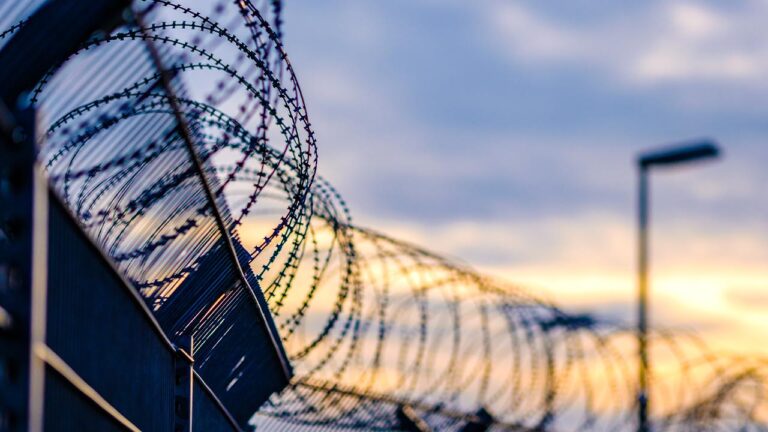 Adana'da firari 2 hükümlü yakalandı