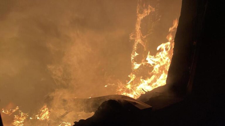 Kömür sobası Aksaray'ın evini küle çevirdi