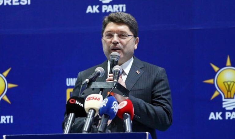 Yılmaz Tunç'tan Özgür Özel'e: “Sonunuz CHP'nin eski başkanı gibi olacaksınız” – Son Dakika Siyaset Haberleri