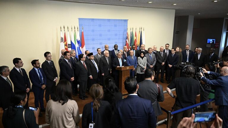 Ortadoğu'da uluslararası hukukun açık bir şekilde ihlal edilmesinden endişe duyuyoruz.”