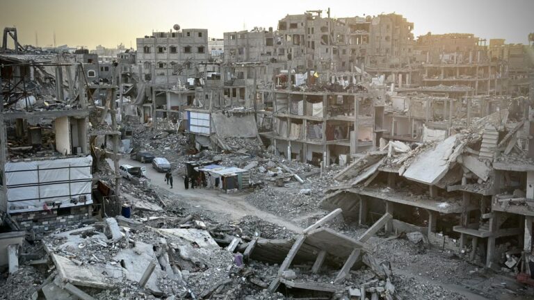 Kana susamış İsrail'in 427 gündür saldırılarını sürdürdüğü Gazze'de ölü sayısı 44 bin 612'ye yükseldi.